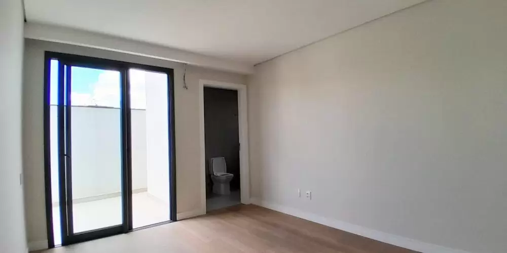 WhatsApp Image 2025-10-23 at 11.42.44 (2)