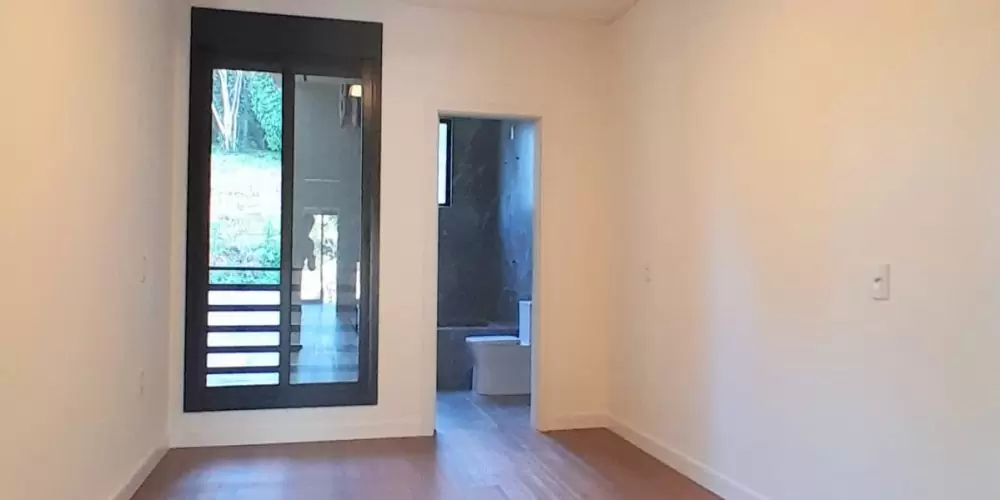 WhatsApp Image 2025-12-06 at 10.16.27 (1)